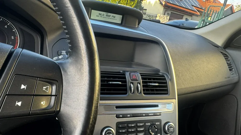VOLVO XC60 -