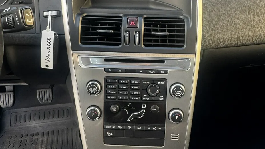 VOLVO XC60 -