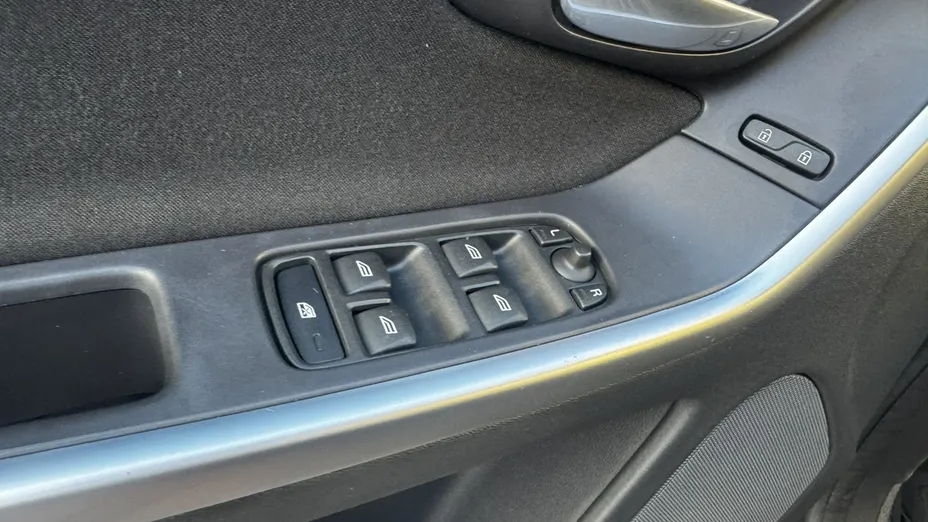 VOLVO XC60 -