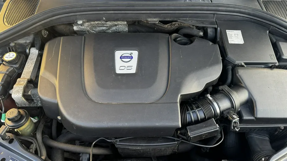 VOLVO XC60 -