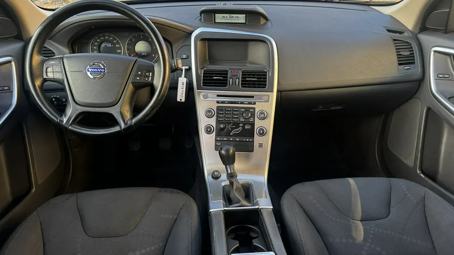 VOLVO XC60 -