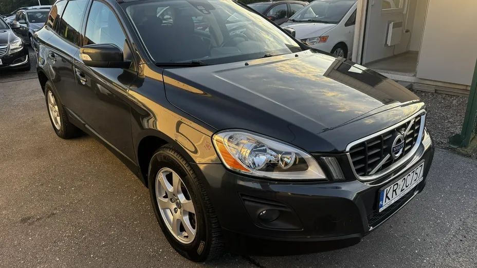 VOLVO XC60 -
