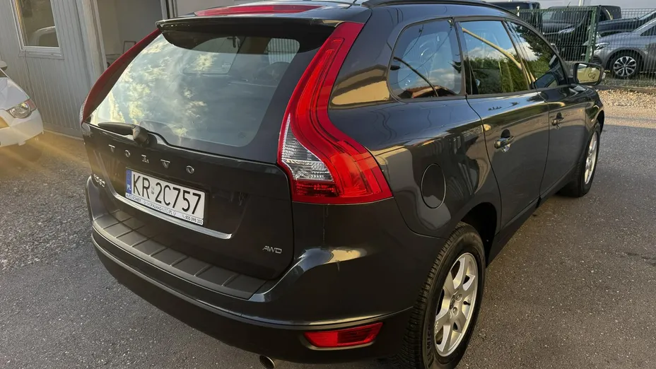 VOLVO XC60 -