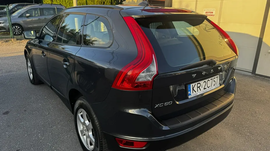 VOLVO XC60 -