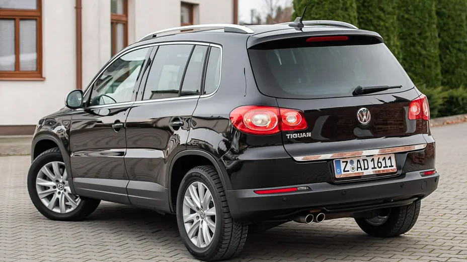 VOLKSWAGEN Tiguan -