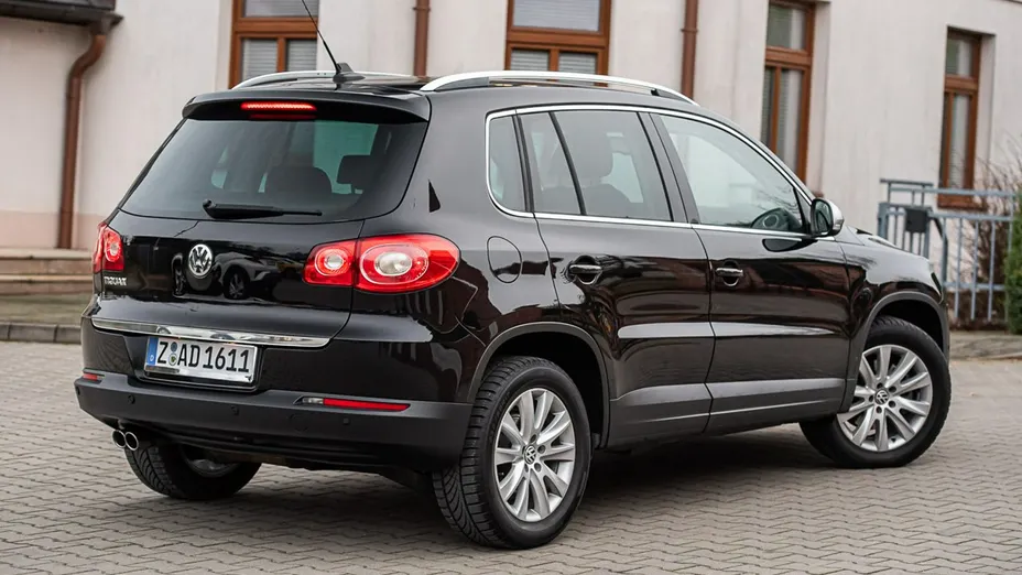 VOLKSWAGEN Tiguan -