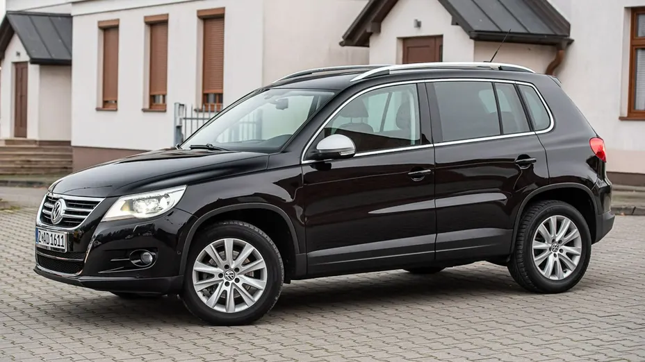 VOLKSWAGEN Tiguan -