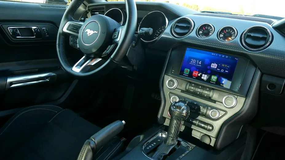 FORD Mustang -