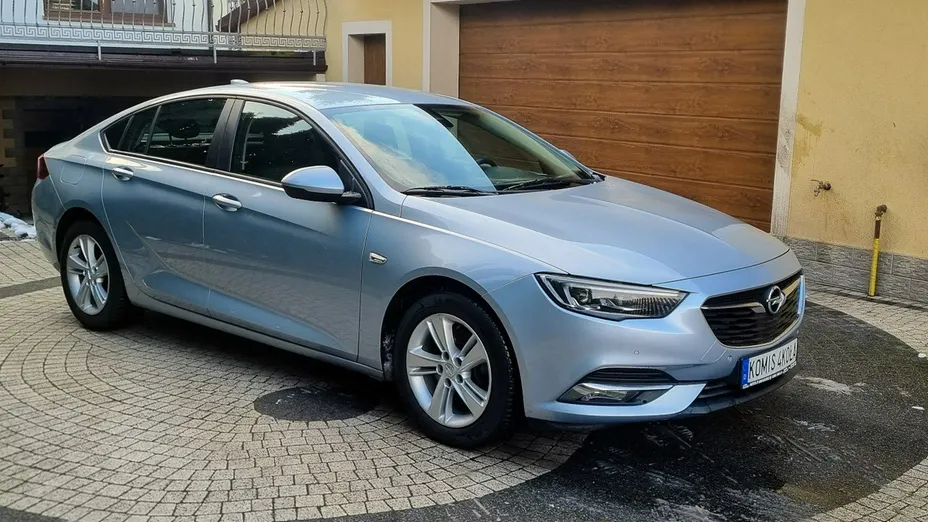 OPEL Insignia -