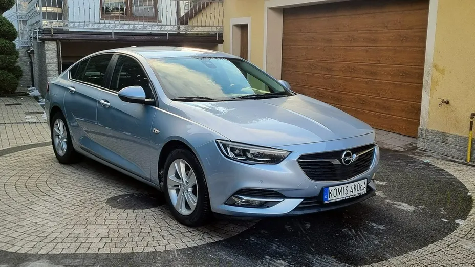 OPEL Insignia -