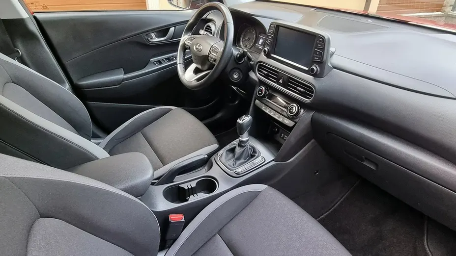 HYUNDAI Kona -