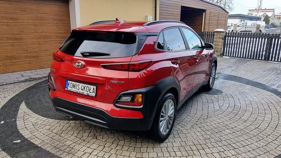 HYUNDAI Kona -