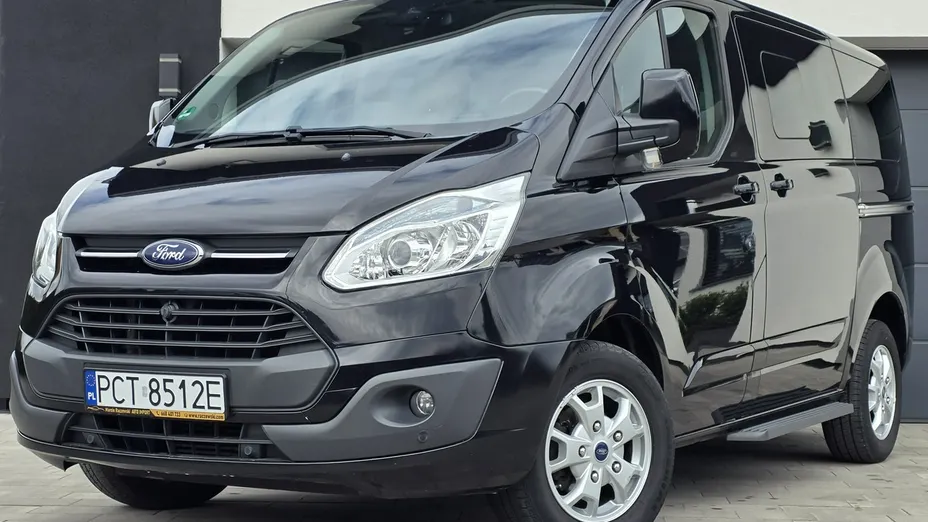 FORD Tourneo Custom -