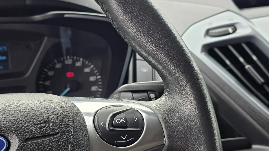 FORD Tourneo Custom -