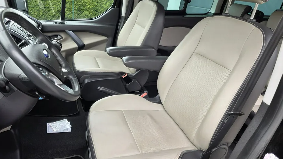 FORD Tourneo Custom -