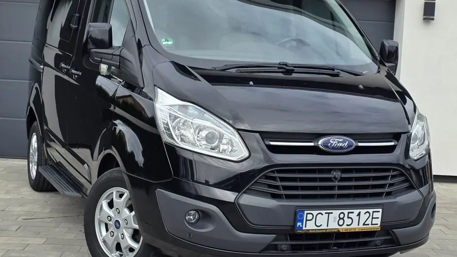 FORD Tourneo Custom -