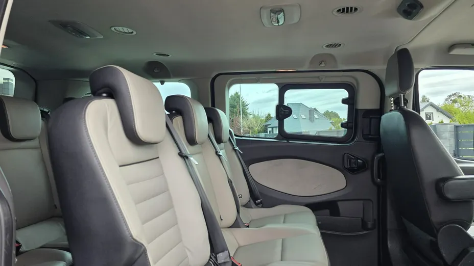 FORD Tourneo Custom -