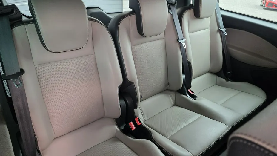 FORD Tourneo Custom -