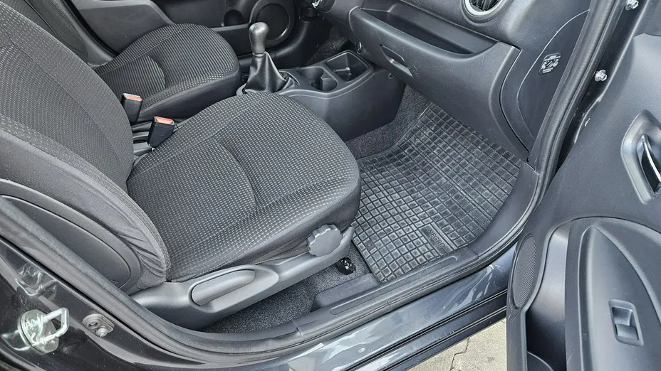 MITSUBISHI Space Star -