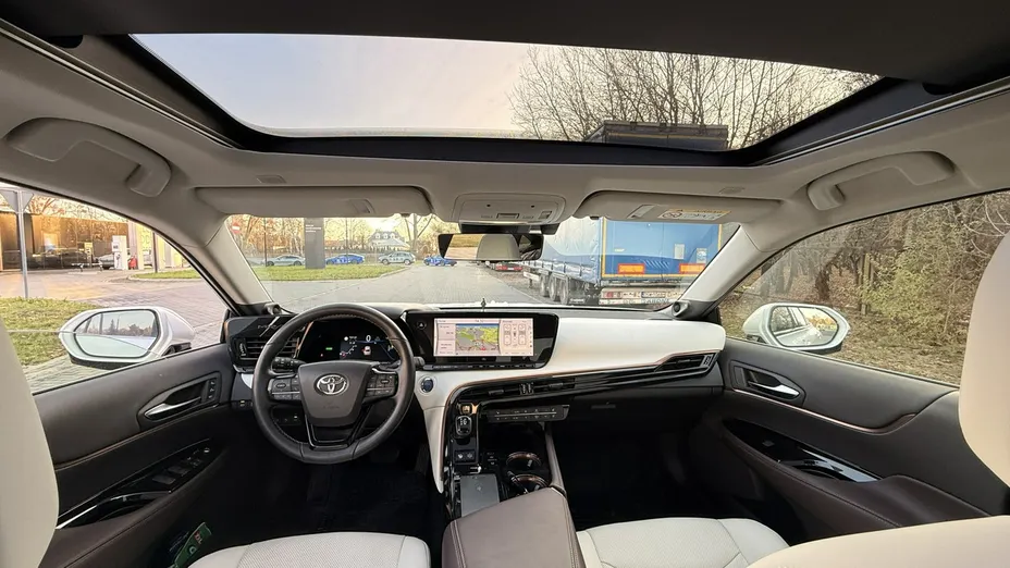 TOYOTA Mirai -