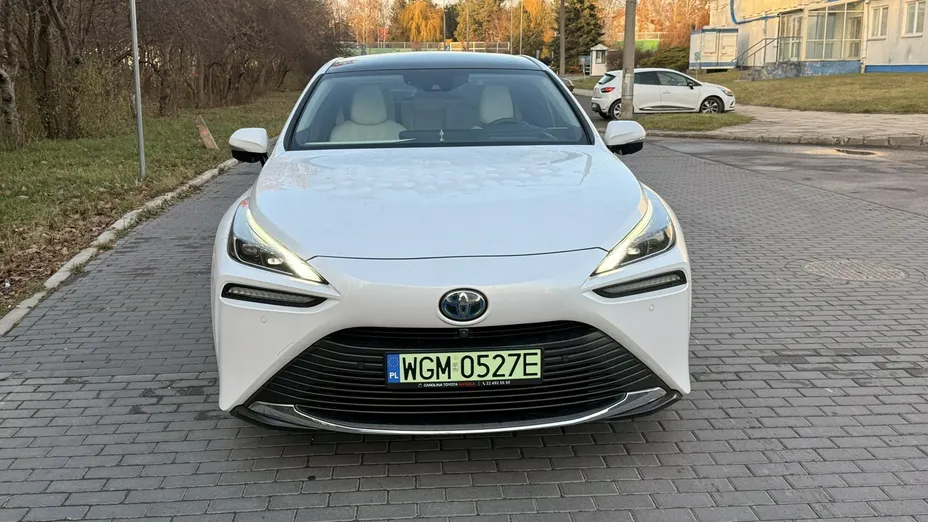 TOYOTA Mirai -