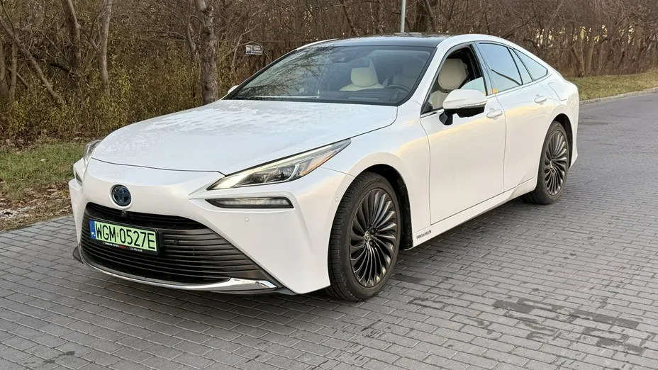 TOYOTA Mirai -