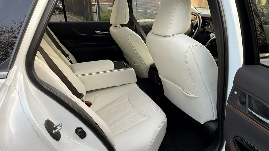 TOYOTA Mirai -