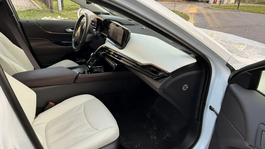 TOYOTA Mirai -