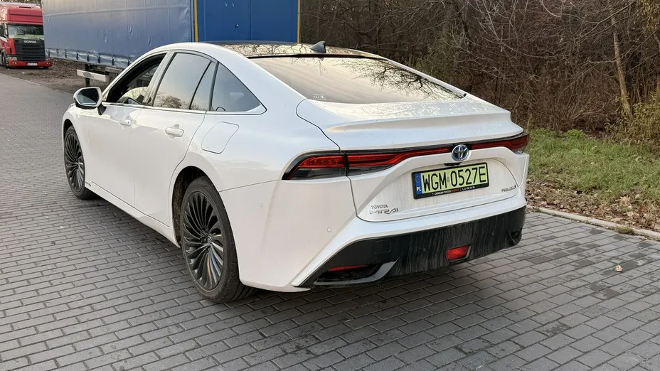 TOYOTA Mirai -