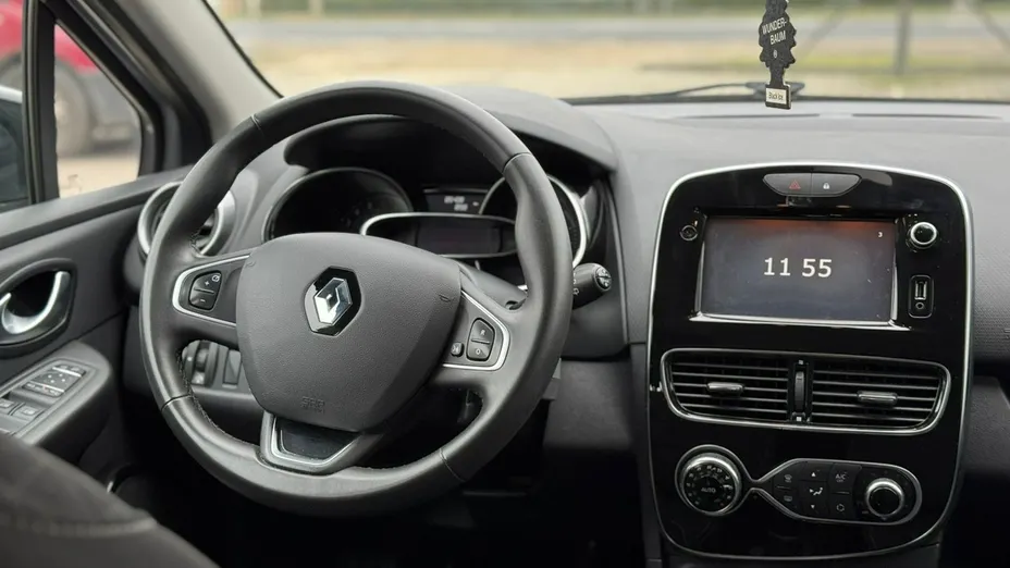 RENAULT Clio -