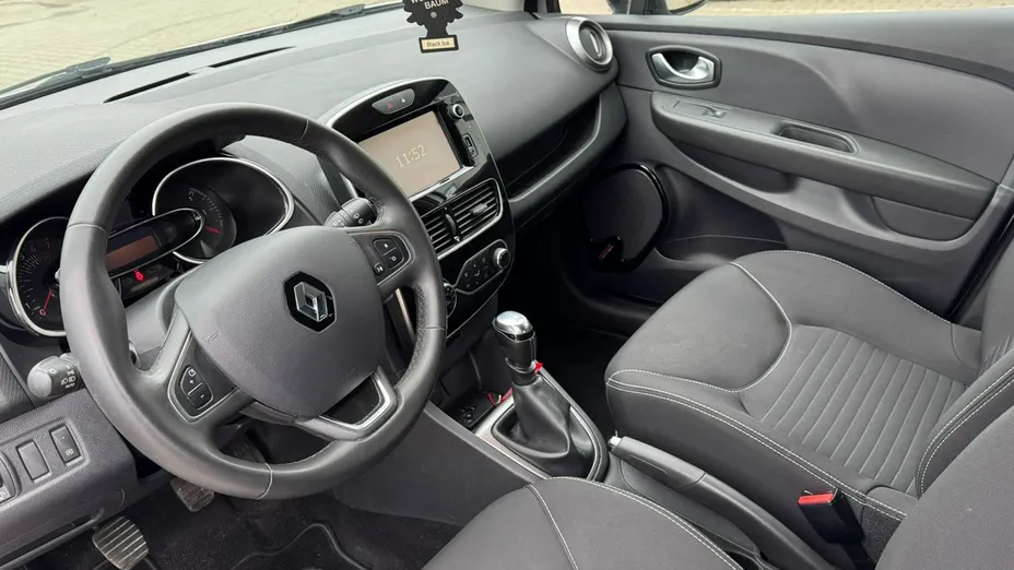 RENAULT Clio -
