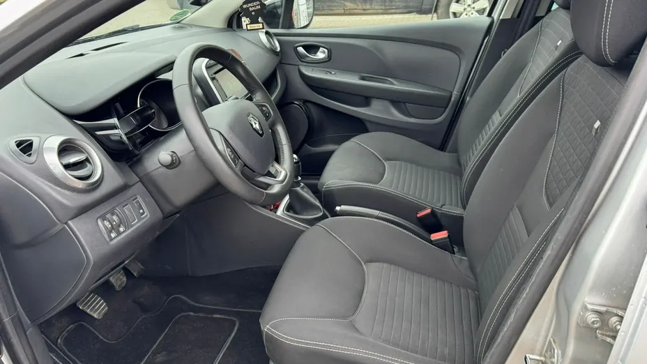 RENAULT Clio -