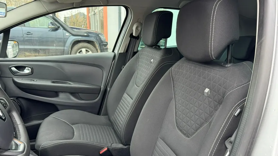 RENAULT Clio -