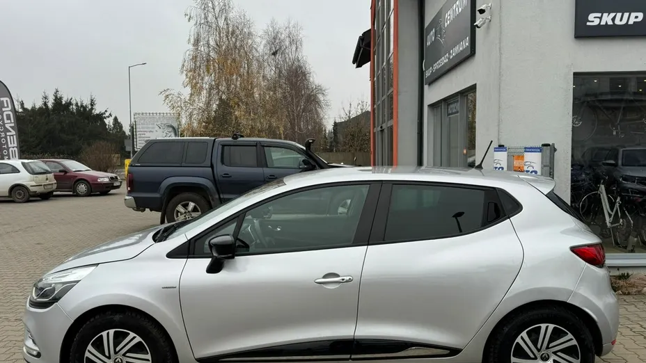 RENAULT Clio -