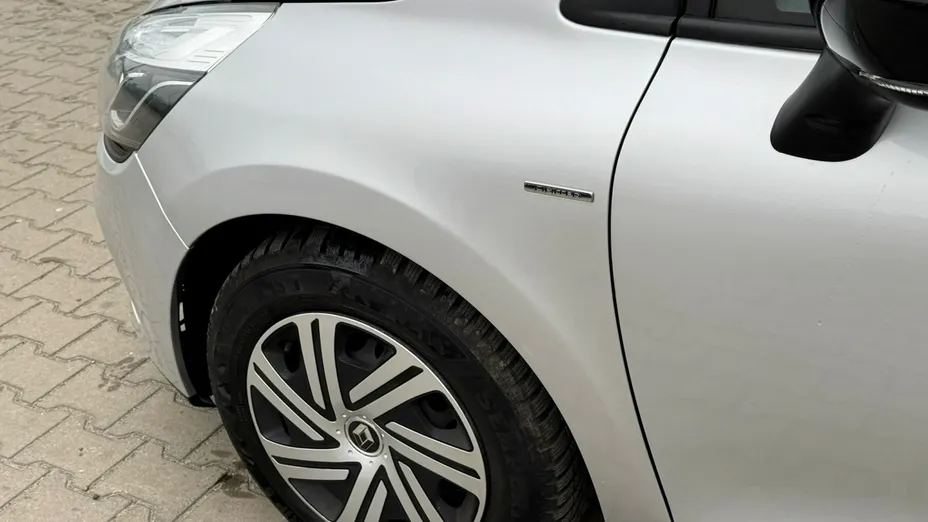 RENAULT Clio -