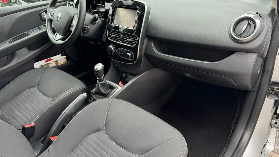 RENAULT Clio -