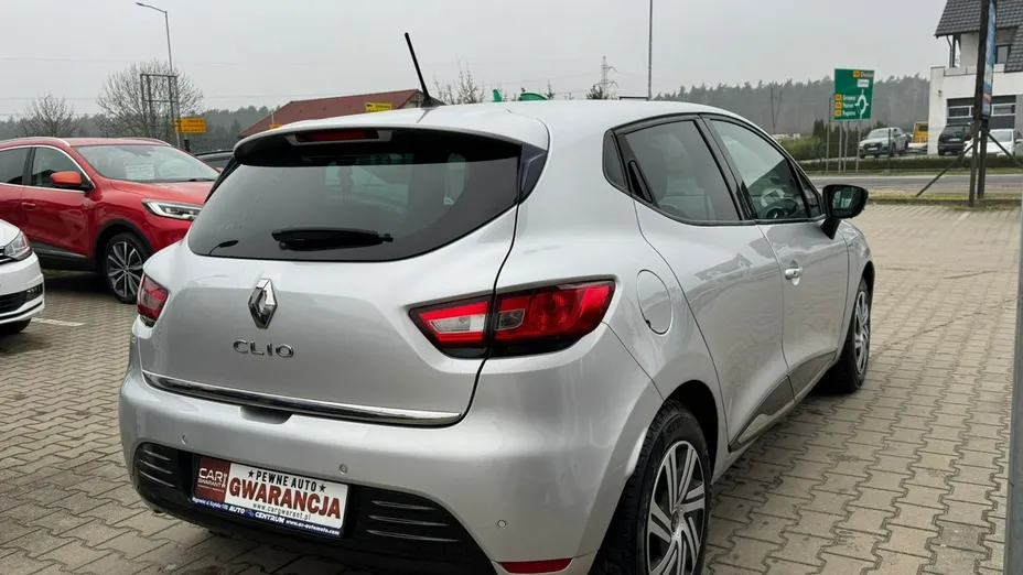 RENAULT Clio -