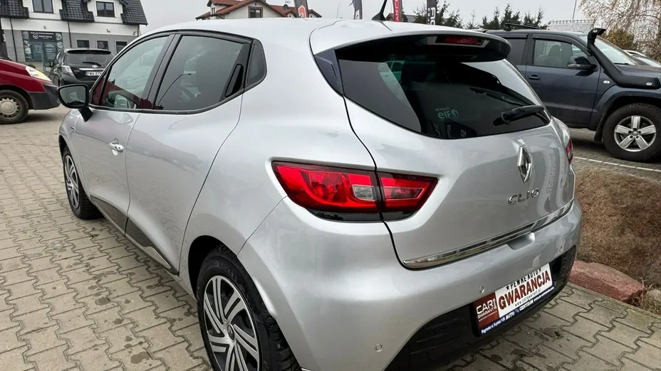RENAULT Clio -