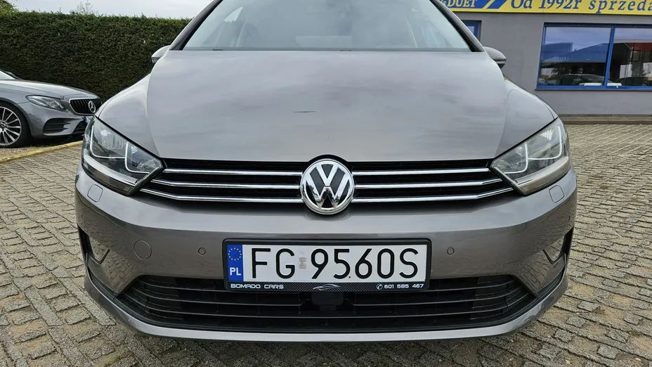 VOLKSWAGEN Golf Sportsvan -