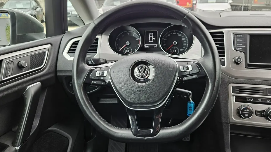 VOLKSWAGEN Golf Sportsvan -