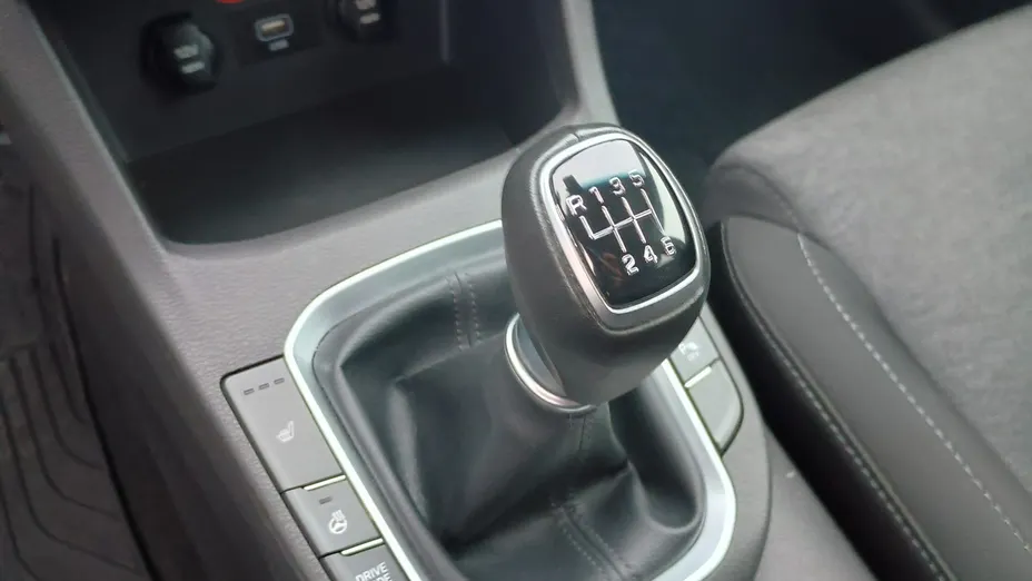 HYUNDAI i30 -