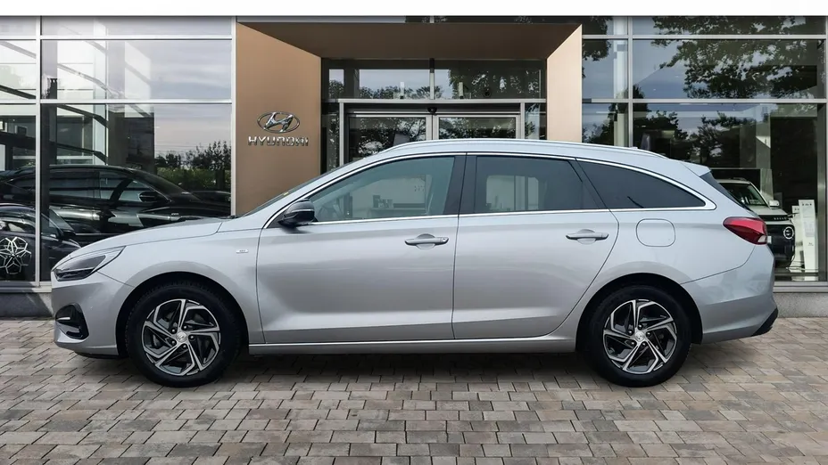 HYUNDAI i30 -