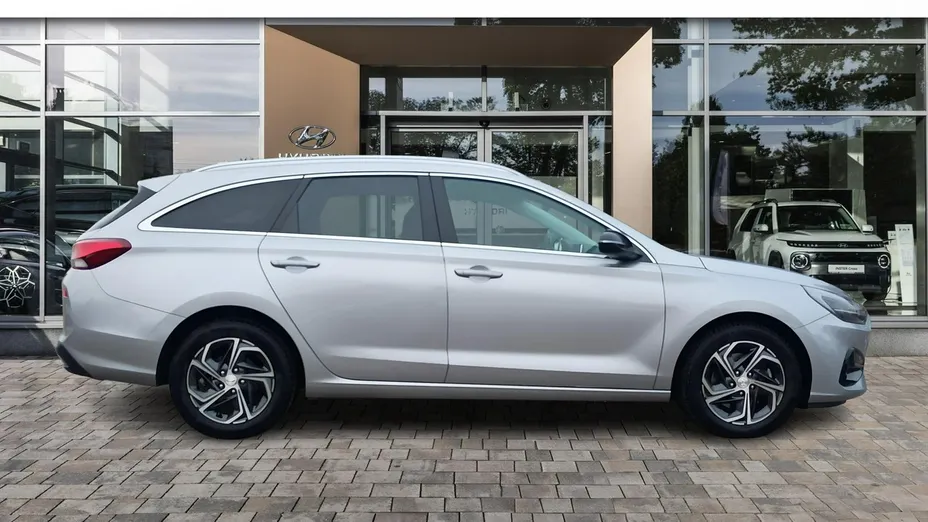 HYUNDAI i30 -