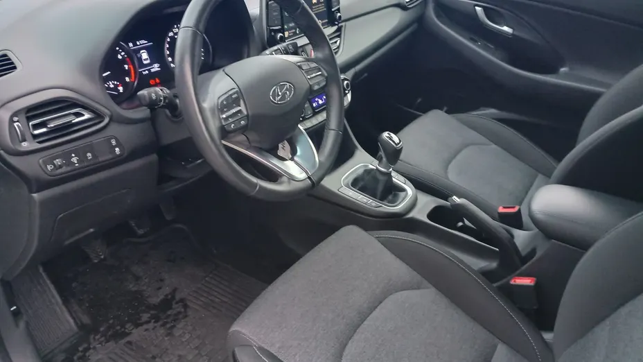 HYUNDAI i30 -