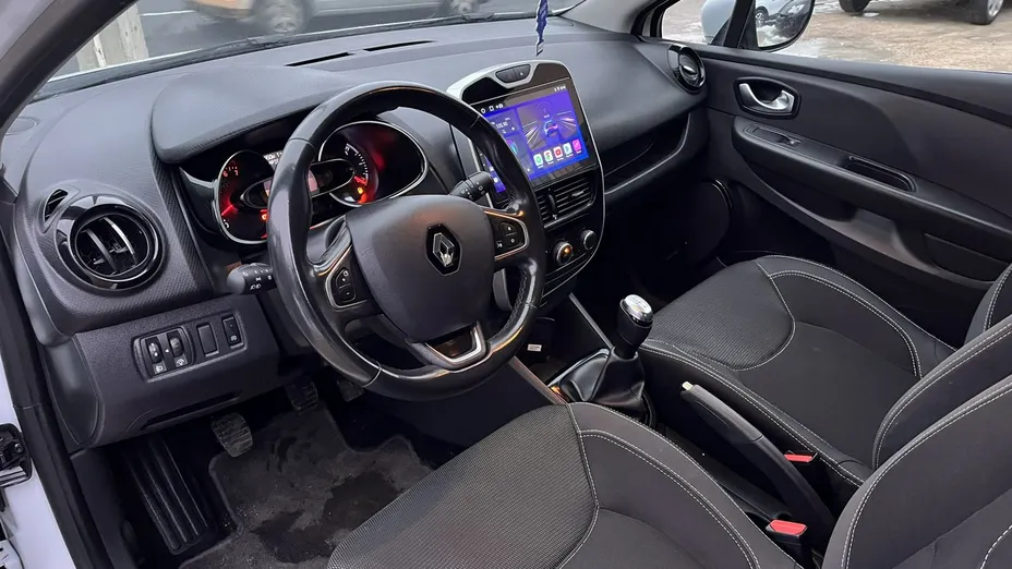 RENAULT Clio -