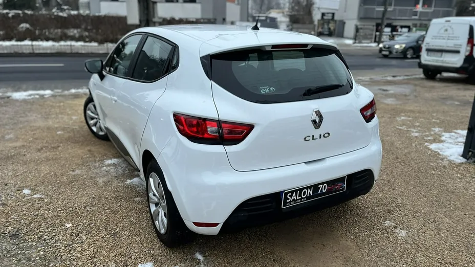 RENAULT Clio -