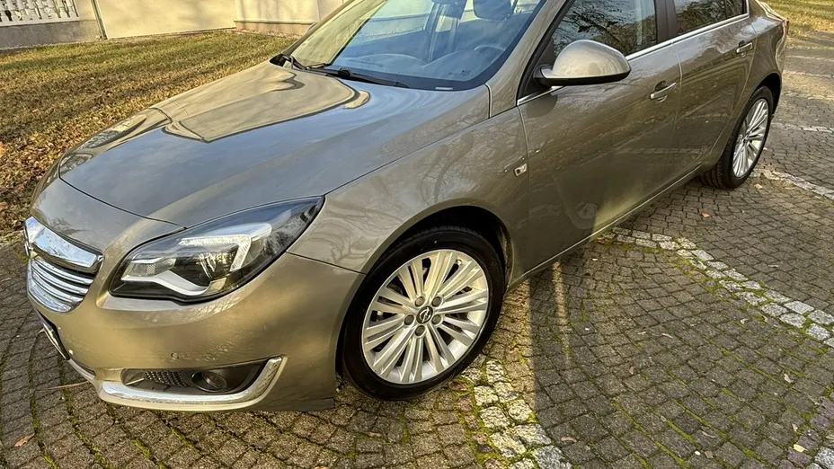OPEL Insignia -