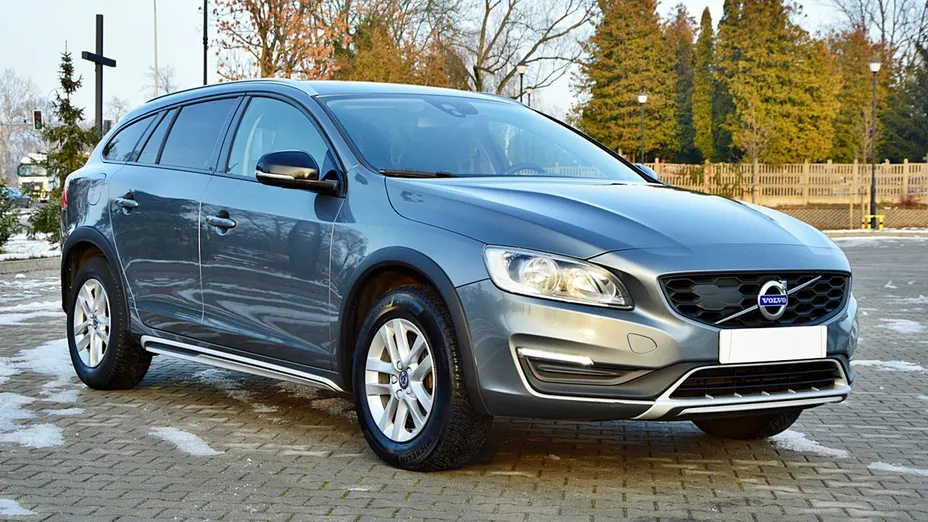 VOLVO V60 -