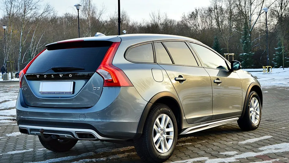 VOLVO V60 -