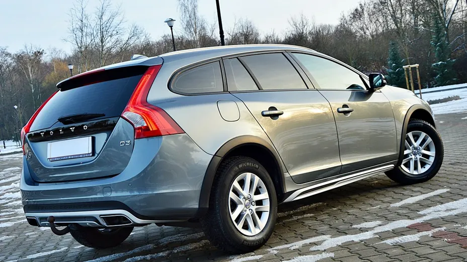 VOLVO V60 -